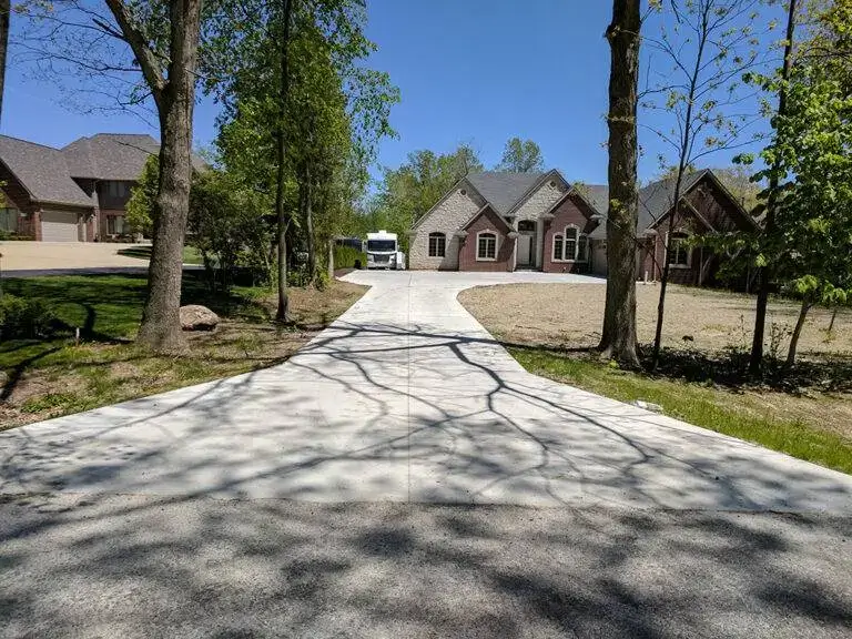 concrete-and-masonry-michigan-driveway-gallery-006-768x576